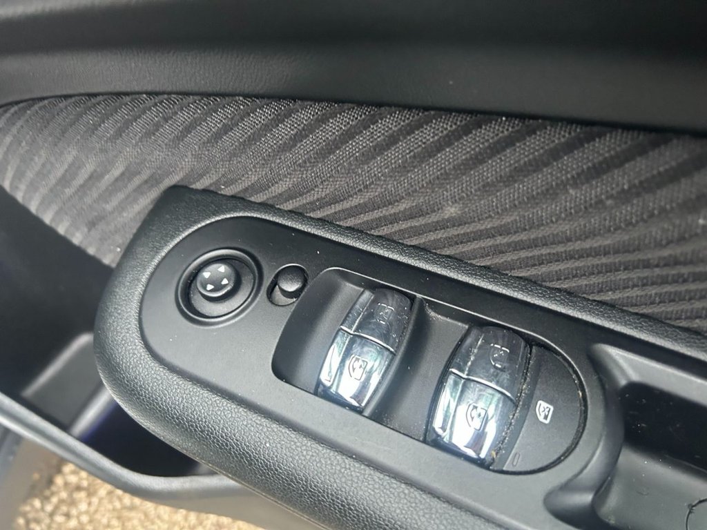 Used MINI Clubman 2017 for sale - 76535927: Photo 13