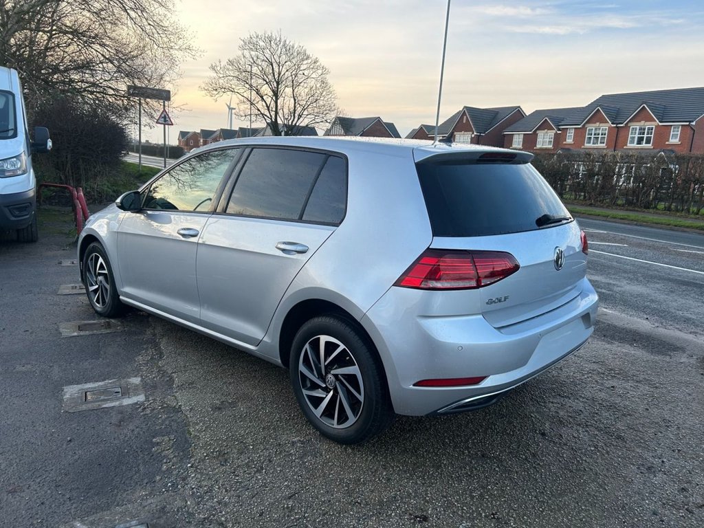Used Volkswagen Golf 2019 for sale - 77027450: Photo 2