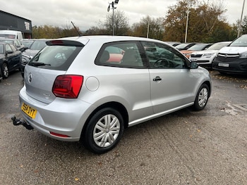 Used Volkswagen Polo 2014 for sale - 76470238: Photo