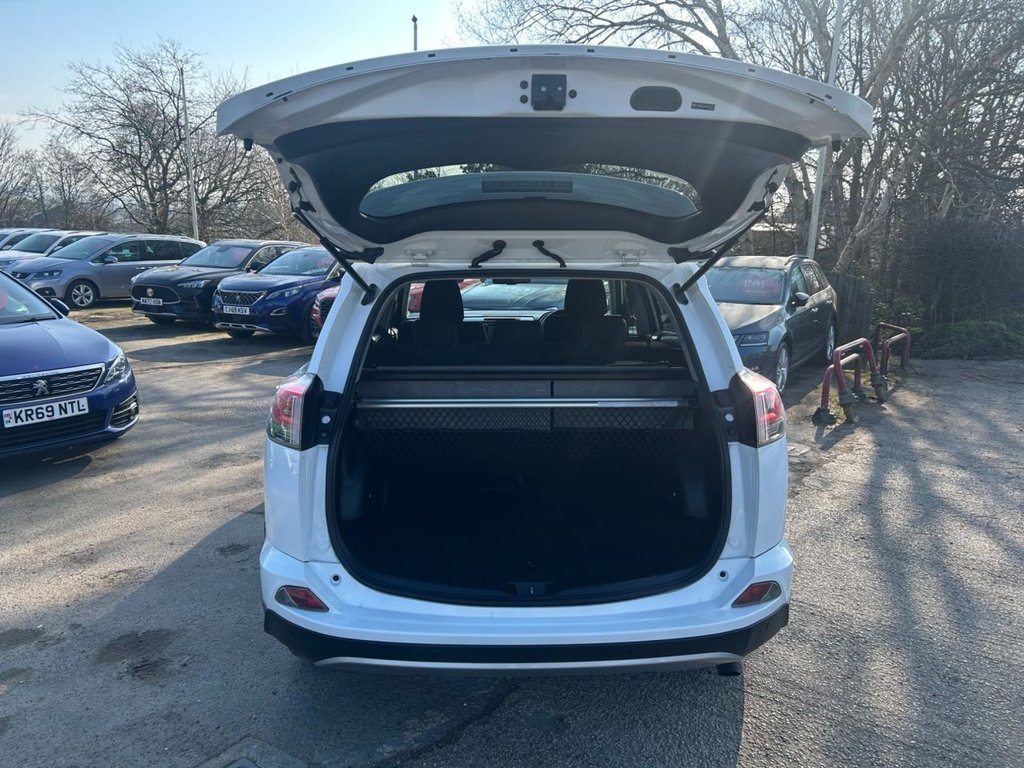 Used Toyota RAV4 2017 for sale - 77765219: Photo 11