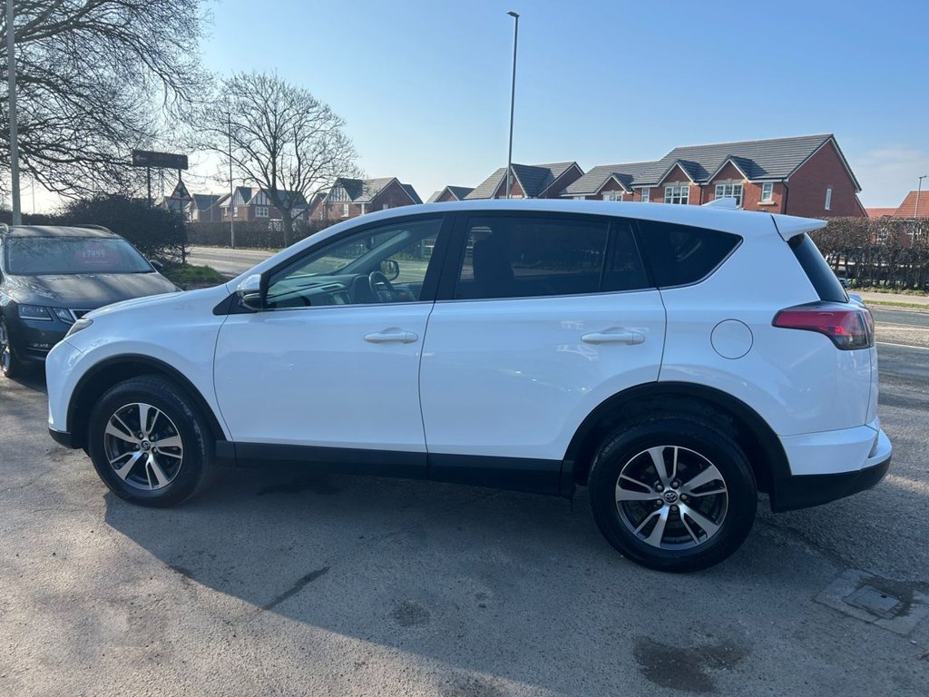 Used Toyota RAV4 2017 for sale - 77765219: Photo 12