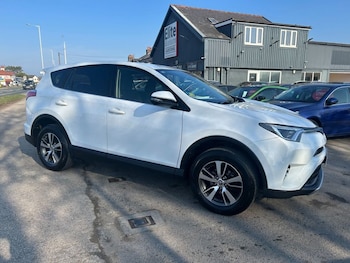 Used Toyota RAV4 2017 for sale - 77765219: Photo