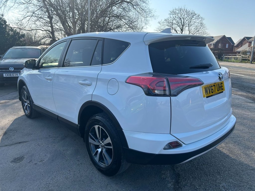 Used Toyota RAV4 2017 for sale - 77765219: Photo 2