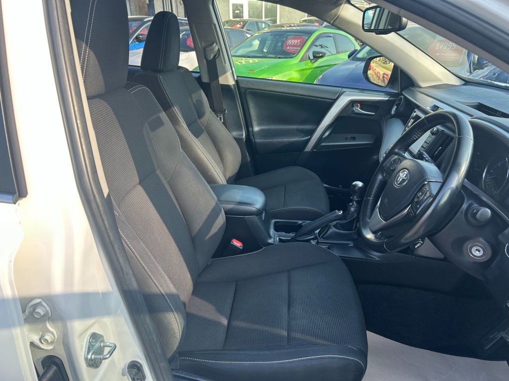 Used Toyota RAV4 2017 for sale - 77765219: Photo 4