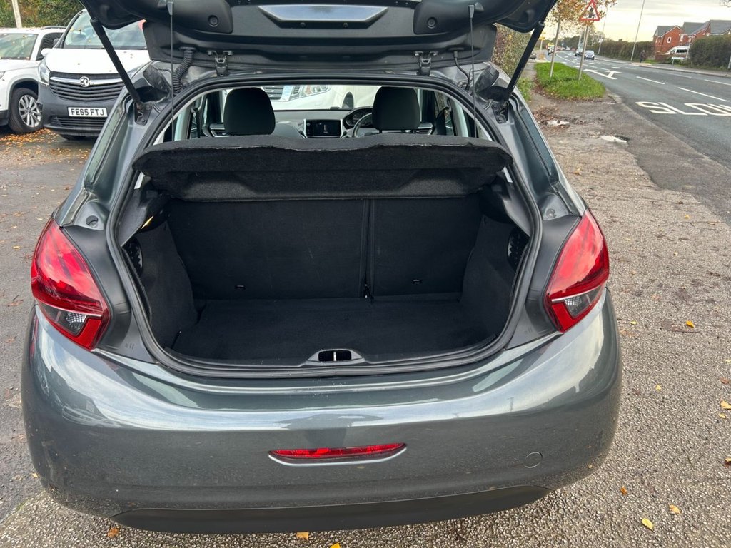 Used Peugeot 208 2016 for sale - 76482437: Photo 18