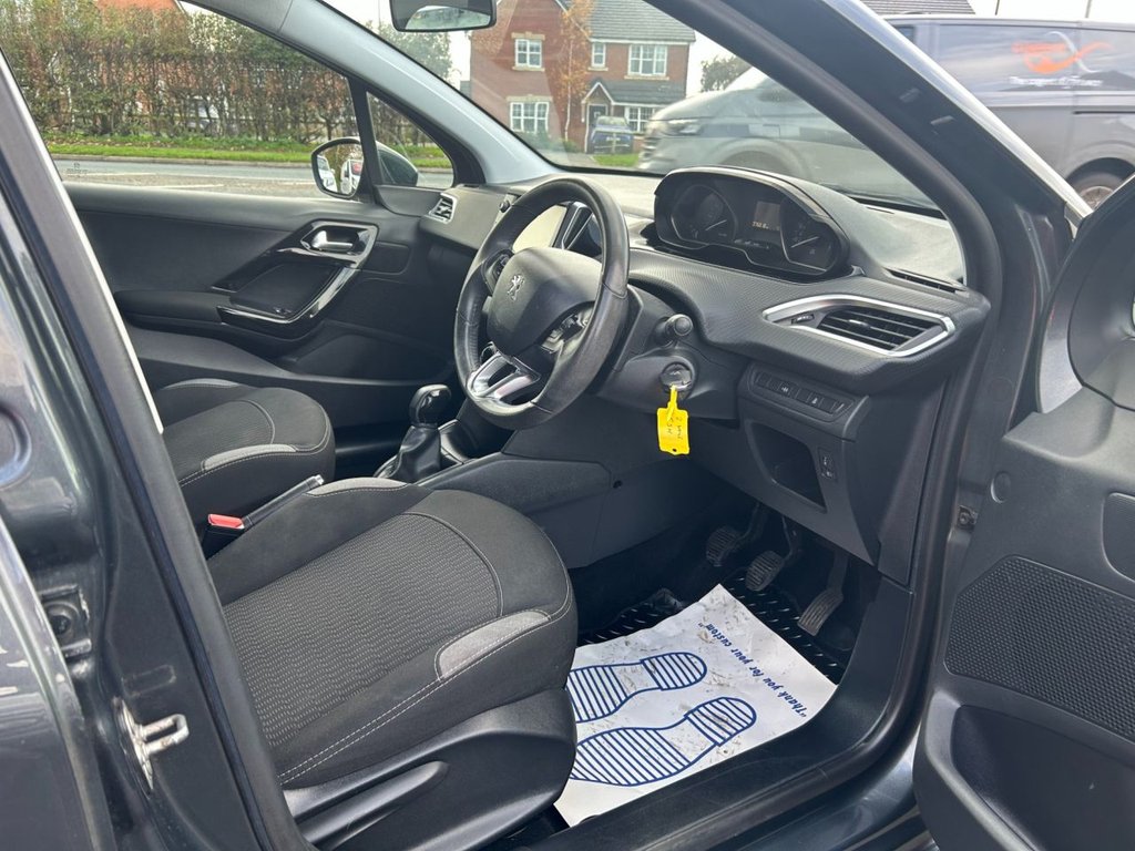 Used Peugeot 208 2016 for sale - 76482437: Photo 4