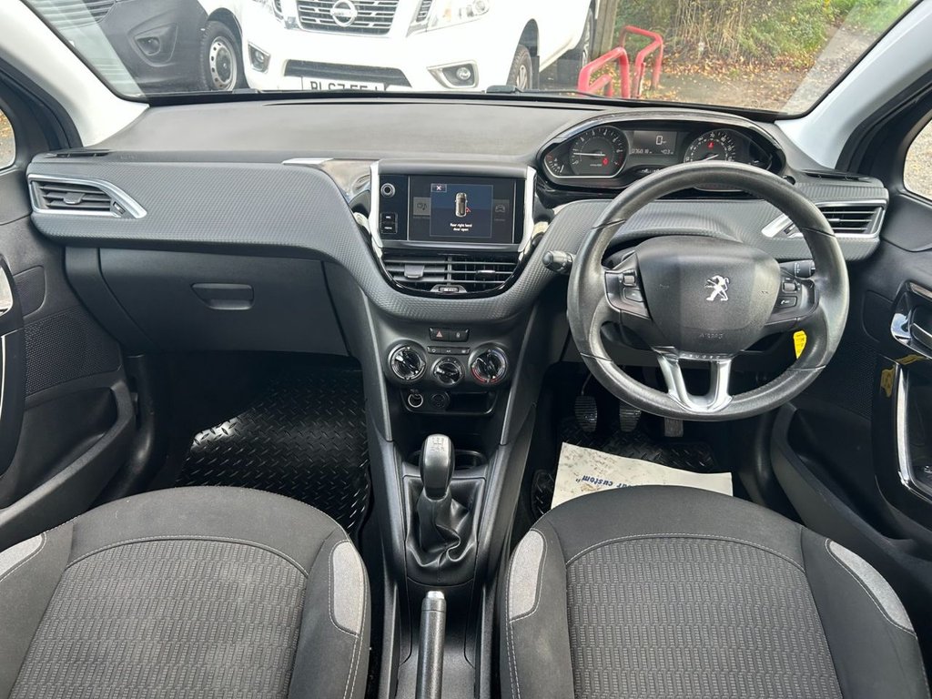 Used Peugeot 208 2016 for sale - 76482437: Photo 9