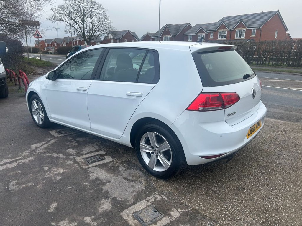 Used Volkswagen Golf 2016 for sale - 77464343: Photo 2