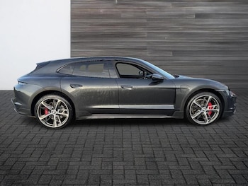 Used Porsche Taycan 2021 for sale - 77677124: Photo