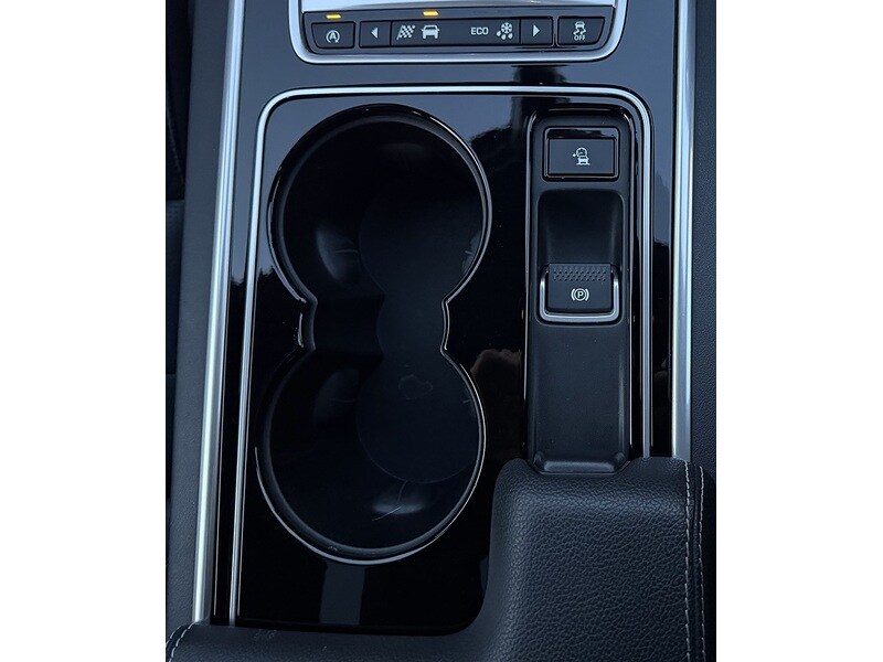 Used Jaguar XE 2016 for sale - 77042407: Photo 10