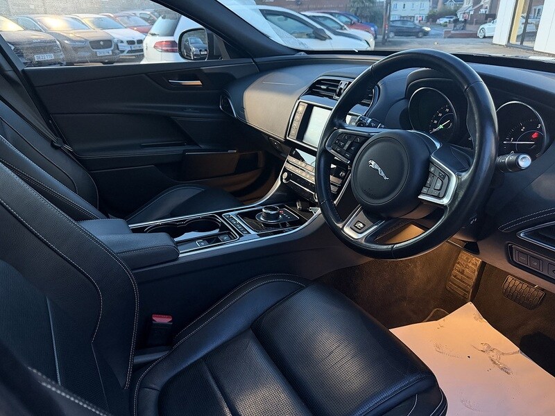 Used Jaguar XE 2016 for sale - 77042407: Photo 11