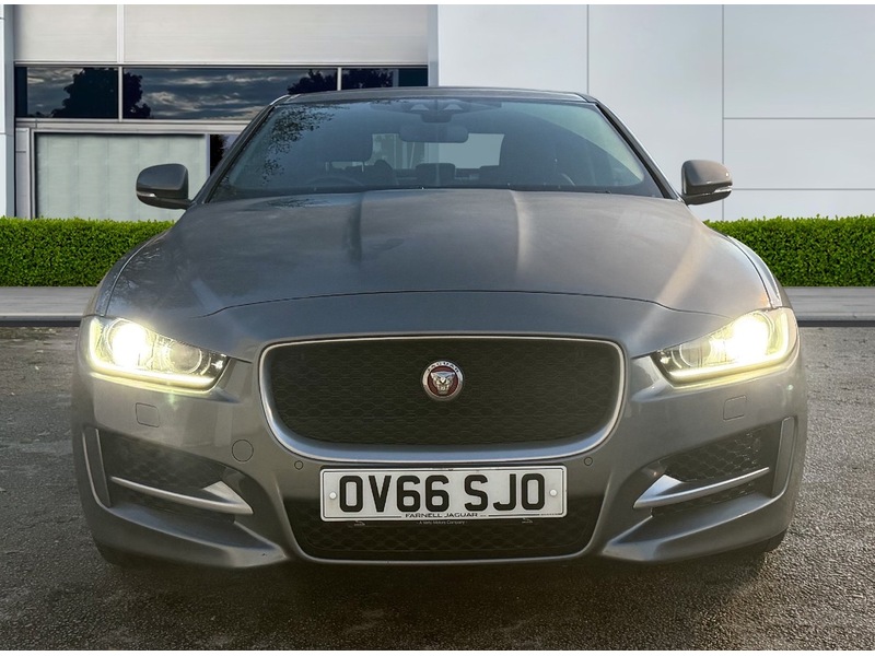 Used Jaguar XE 2016 for sale - 77042407: Photo 2