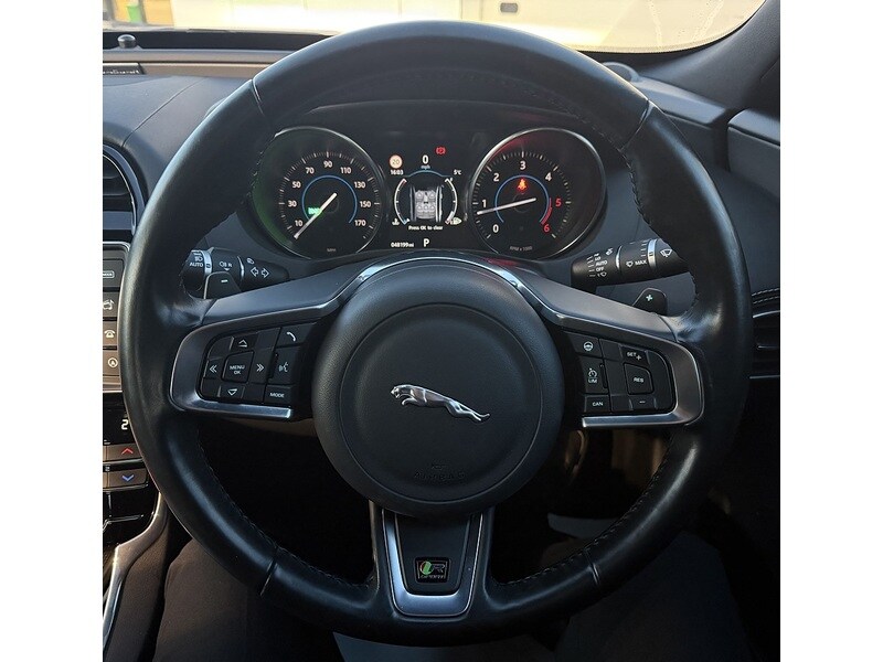 Used Jaguar XE 2016 for sale - 77042407: Photo 27