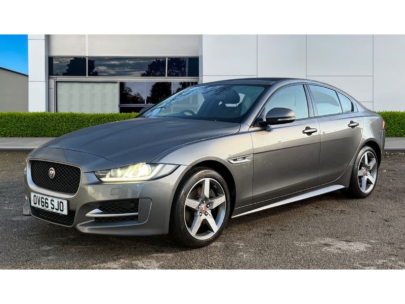 Used Jaguar XE 2016 for sale - 77042407: Photo 3