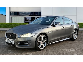 Used Jaguar XE 2016 for sale - 77042407: Photo