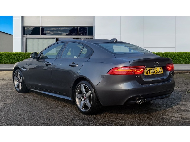 Used Jaguar XE 2016 for sale - 77042407: Photo 4