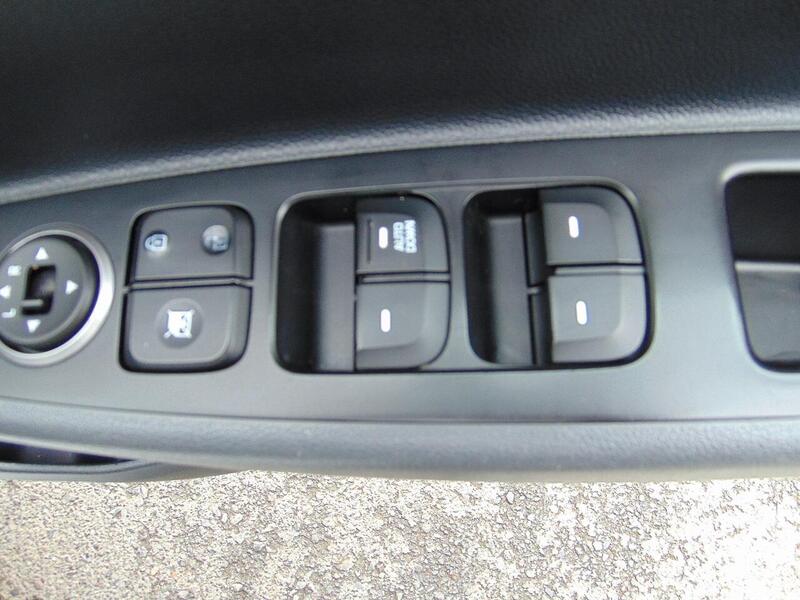 Used Hyundai i10 2017 for sale - 77042378: Photo 22