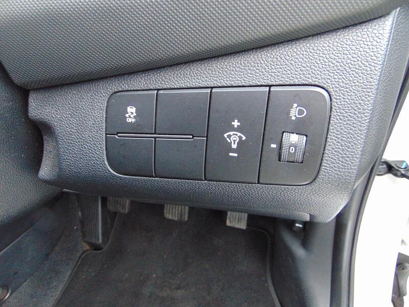 Used Hyundai i10 2017 for sale - 77042378: Photo 23