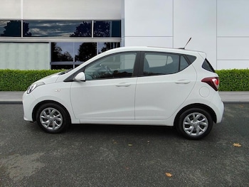 Used Hyundai i10 2017 for sale - 77042378: Photo