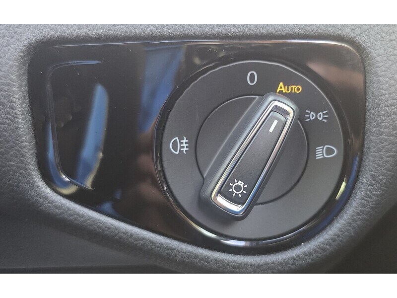 Used Volkswagen Golf 2017 for sale - 77042376: Photo 18