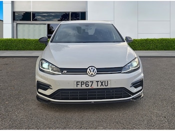 Used Volkswagen Golf 2017 for sale - 77042376: Photo
