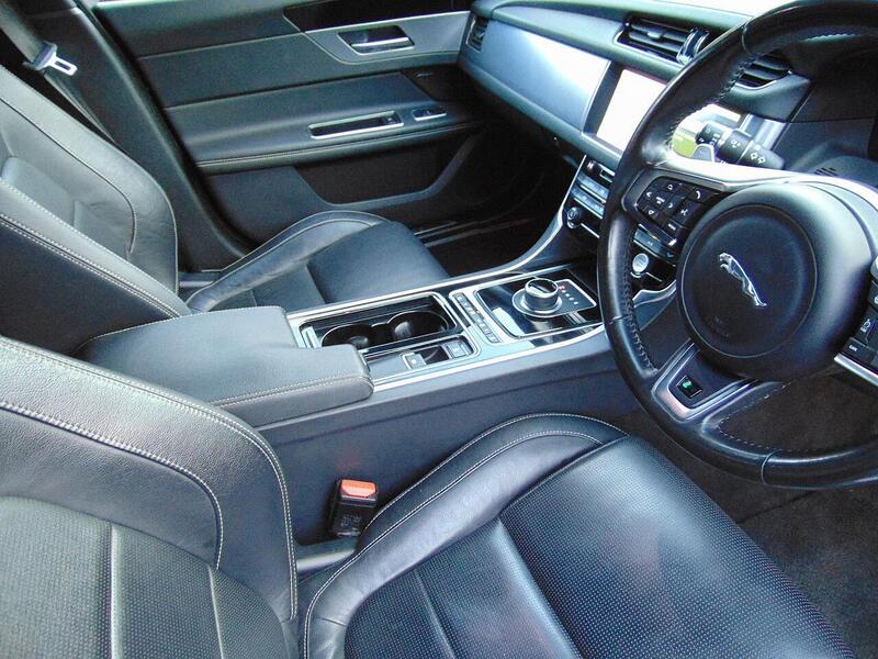 Used Jaguar XF 2017 for sale - 77632244: Photo 10