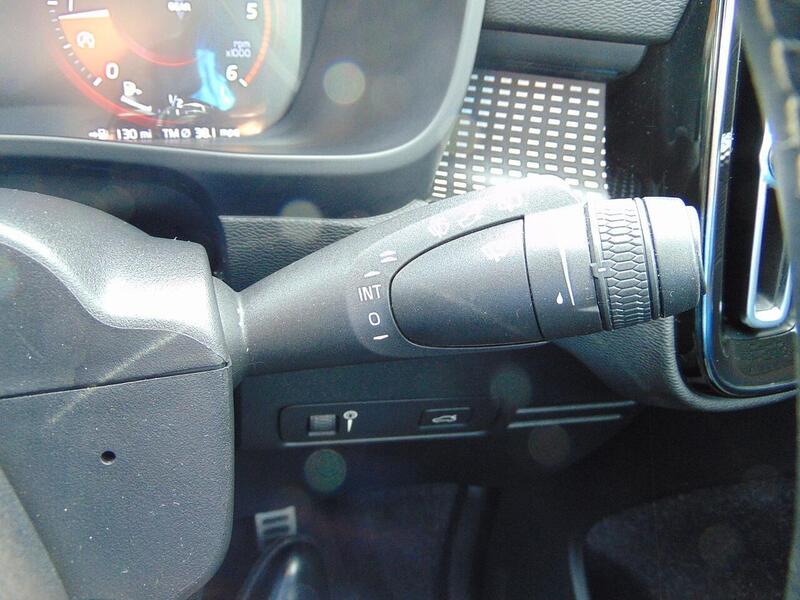 Used Volvo XC40 for sale - 77447113: Photo 31