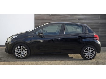 Used Peugeot 208 2018 for sale - 77046232: Photo