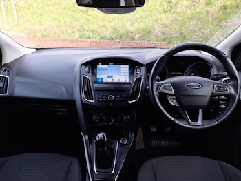 Used Ford Focus 2017 for sale - 78327202: Photo