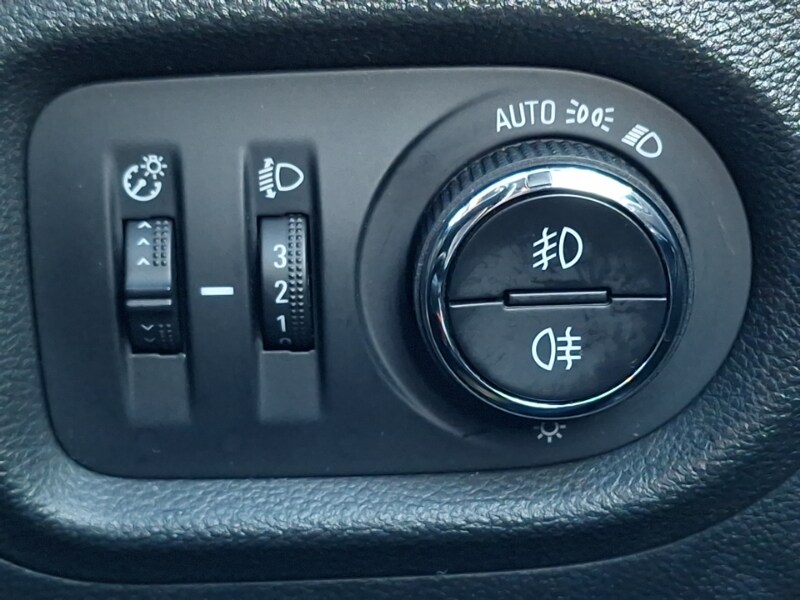 Used Vauxhall Astra 2018 for sale - 77657083: Photo 18