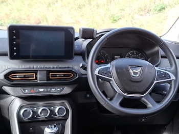 Used Dacia Sandero Stepway 2022 for sale - 76179247: Photo 2