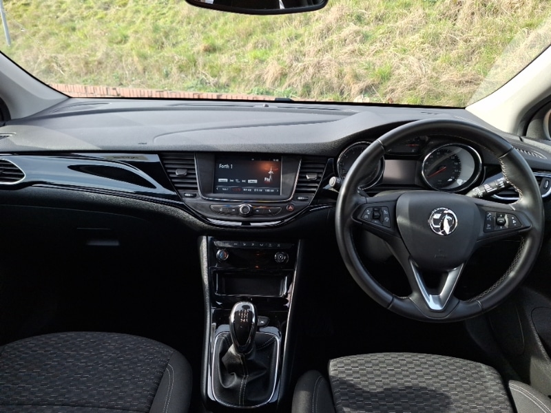 Used Vauxhall Astra 2019 for sale - 77947649: Photo 2