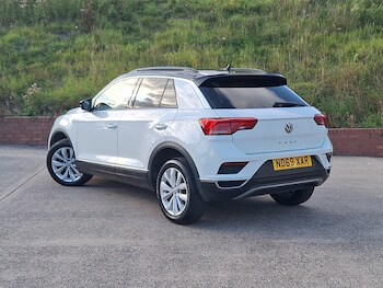 Used Volkswagen T-Roc 2020 for sale - 76464986: Photo