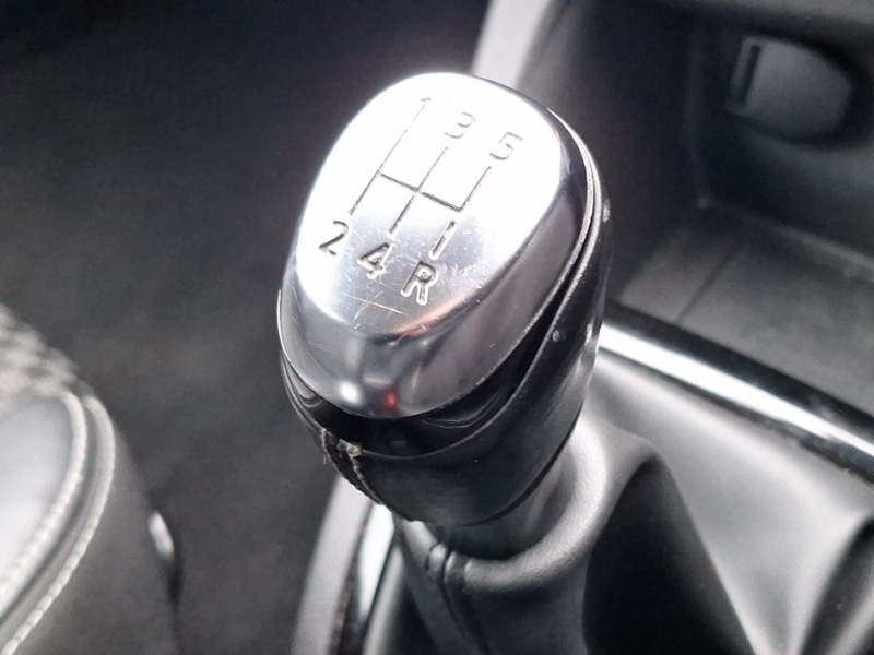 Used Renault Clio 2017 for sale - 76427300: Photo 11