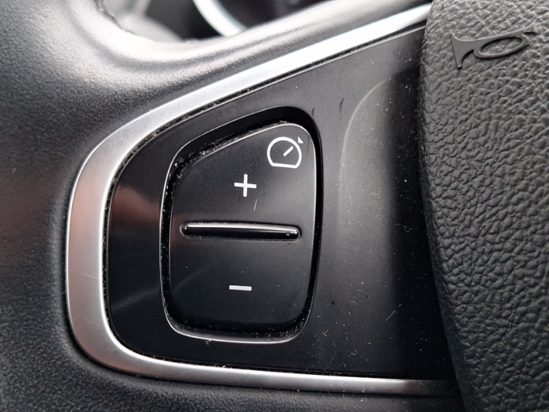 Used Renault Clio 2017 for sale - 76427300: Photo 16