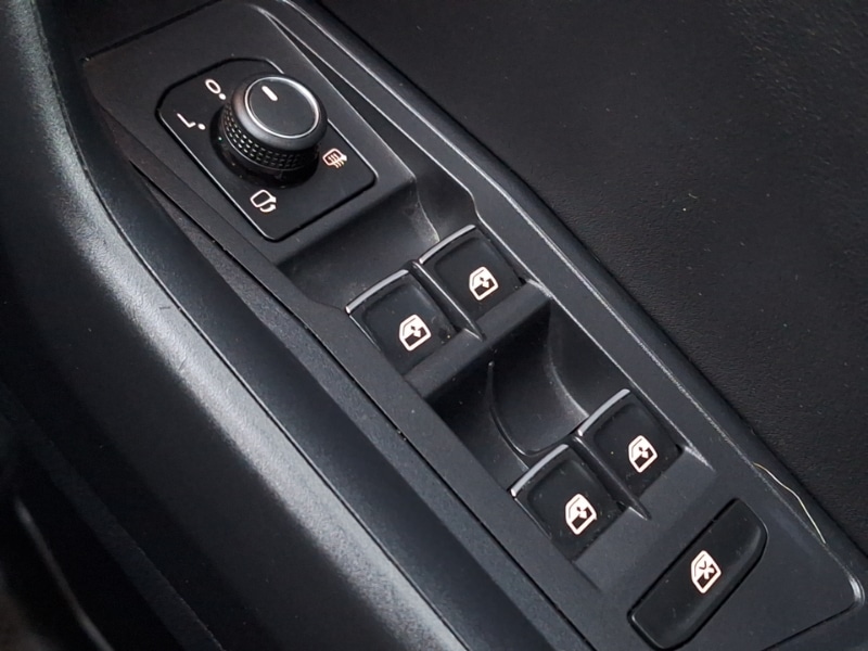 Used Volkswagen T-Roc 2023 for sale - 77105295: Photo 19