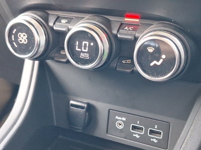 Used Renault Captur 2021 for sale - 76648512: Photo 17