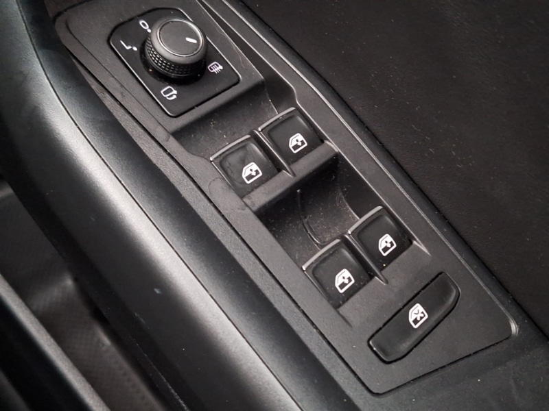 Used Volkswagen T-Roc 2023 for sale - 76822136: Photo 19