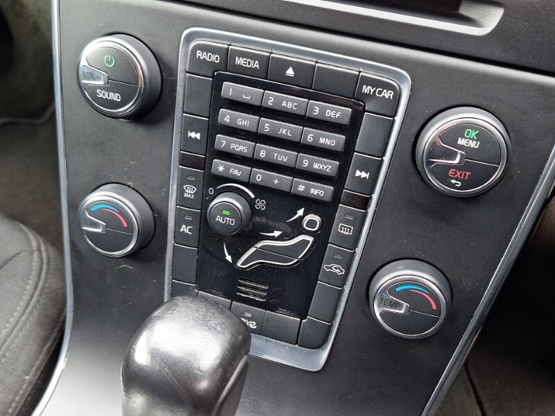 Used Volvo V60 2012 for sale - 78125976: Photo 11