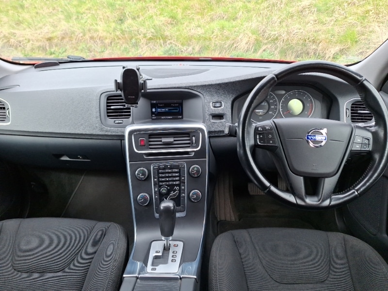 Used Volvo V60 2012 for sale - 78125976: Photo 2