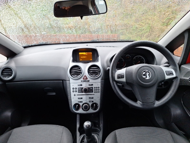 Used Vauxhall Corsa 2012 for sale - 76856666: Photo 2