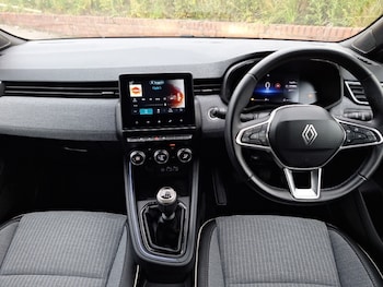 Used Renault Clio 2024 for sale - 79086841: Photo