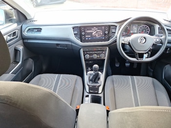 Used Volkswagen T-Roc 2020 for sale - 75500919: Photo