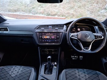 Used Volkswagen Tiguan Allspace 2023 for sale - 77453875: Photo