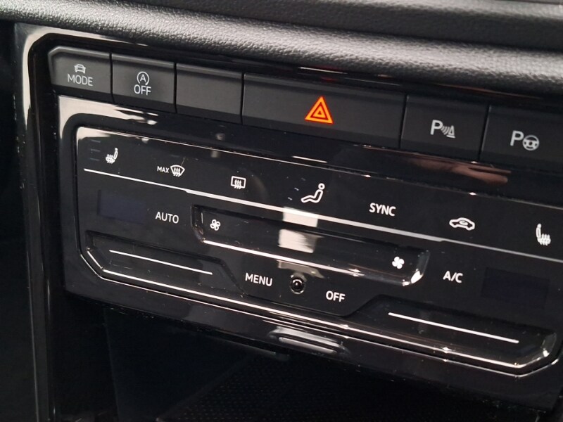 Used Volkswagen T-Roc 2022 for sale - 76533376: Photo 10