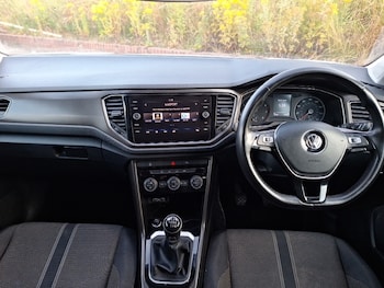 Used Volkswagen T-Roc 2019 for sale - 79457694: Photo