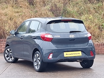 Used Hyundai i10 2023 for sale - 79425212: Photo