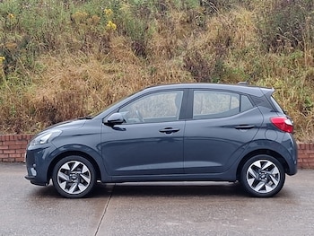 Used Hyundai i10 2023 for sale - 79425212: Photo