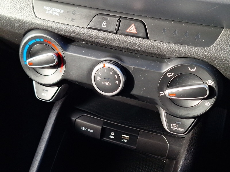 Used Kia Stonic 2018 for sale - 76393107: Photo 10