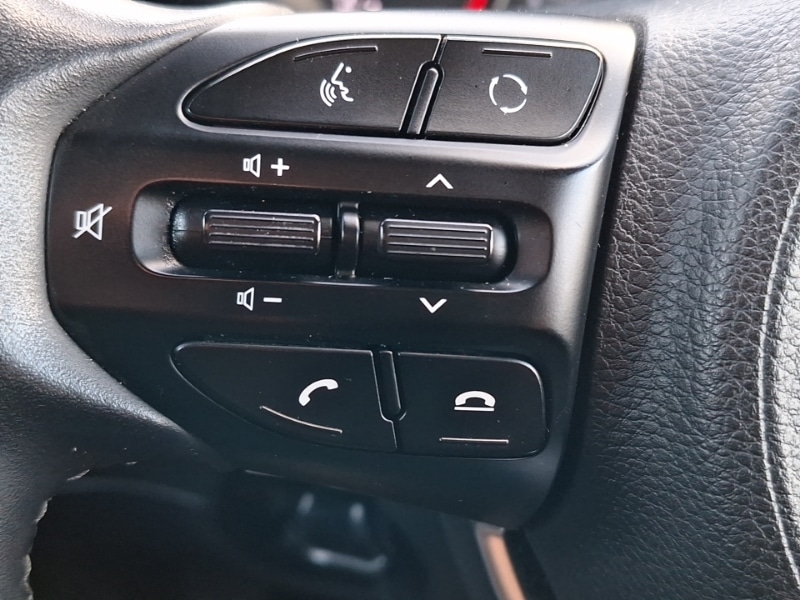 Used Kia Stonic 2018 for sale - 76393107: Photo 15